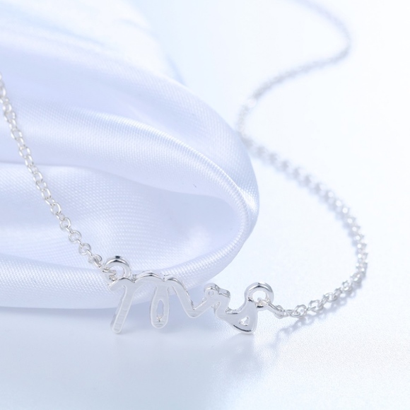 Mrs Pendant Necklace Silver Color - Picture 3 of 5